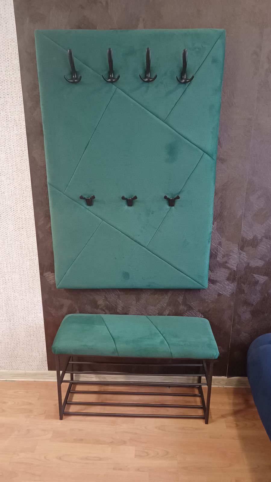 Rhombus hanger panel